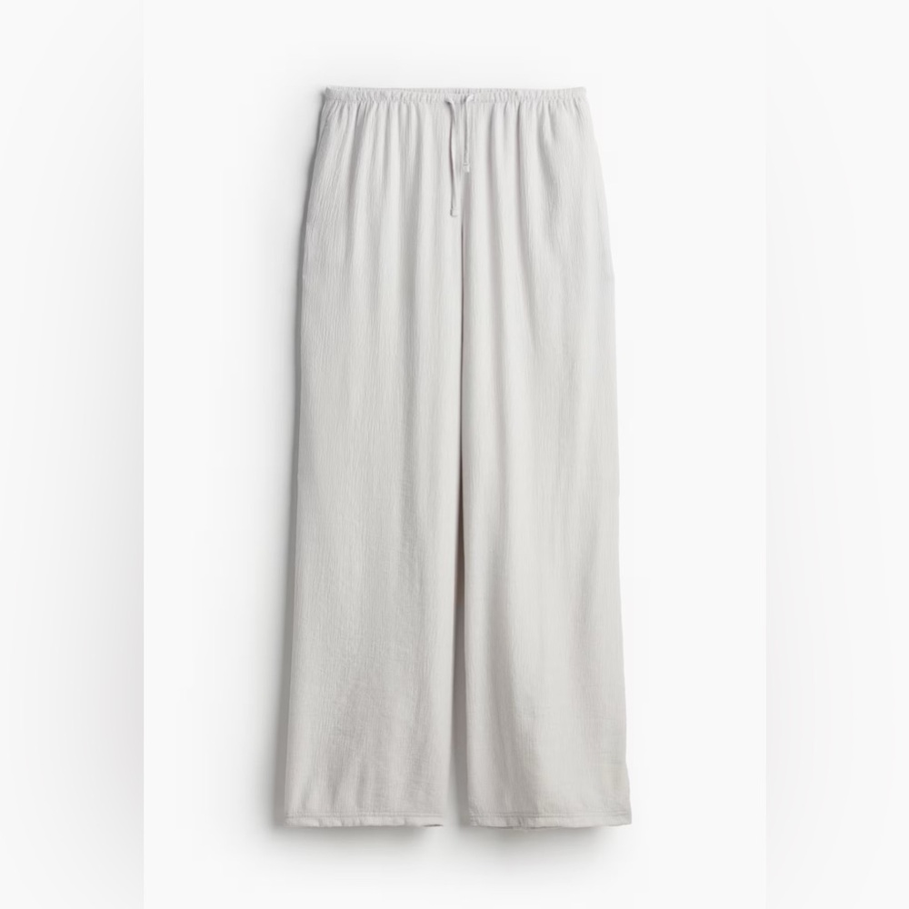 H&M Divided Light Gray Textured Crepe Crinkle Pants